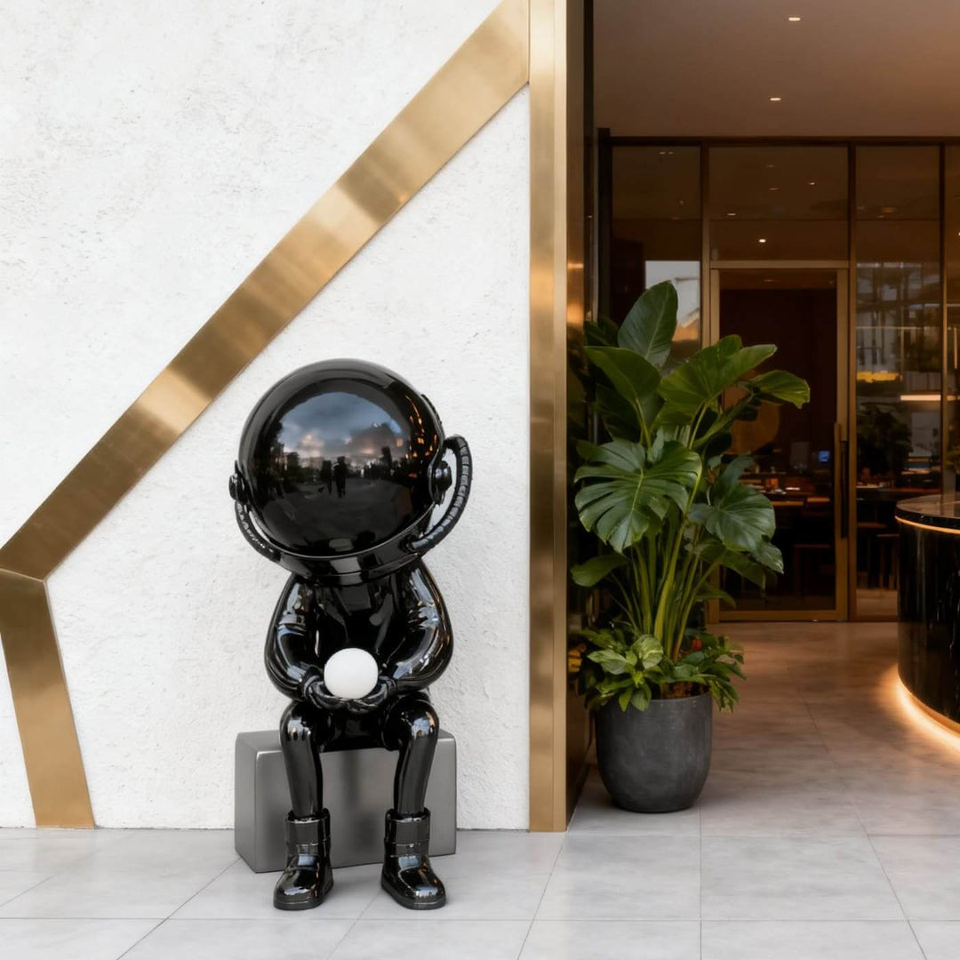 Dyrion Art Deco Floor Lamp – Astronaut Sculpture Living Room Decor