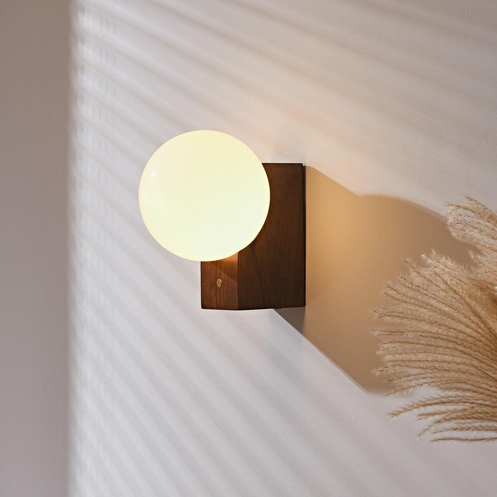Eveline Wall Light – Stylish Perforated Design for Soft Glow | Vinlighting