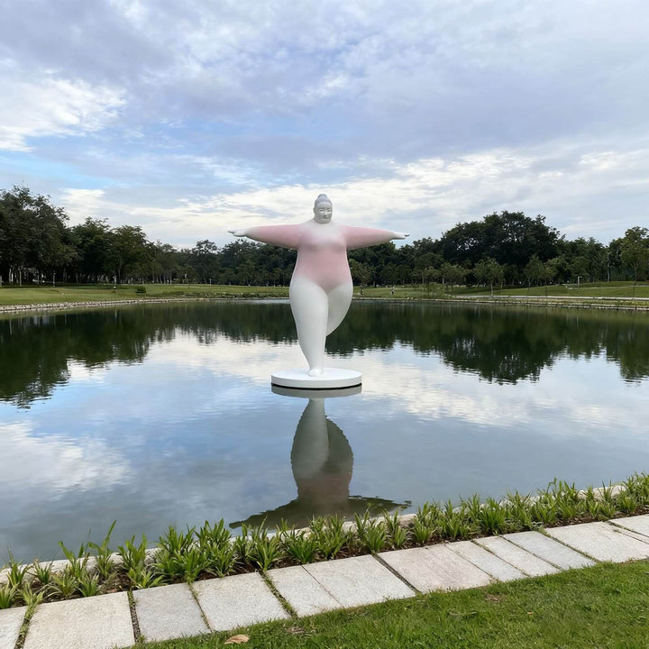 Feyora Art Deco Sculpture – Modern Resin Art Decoration