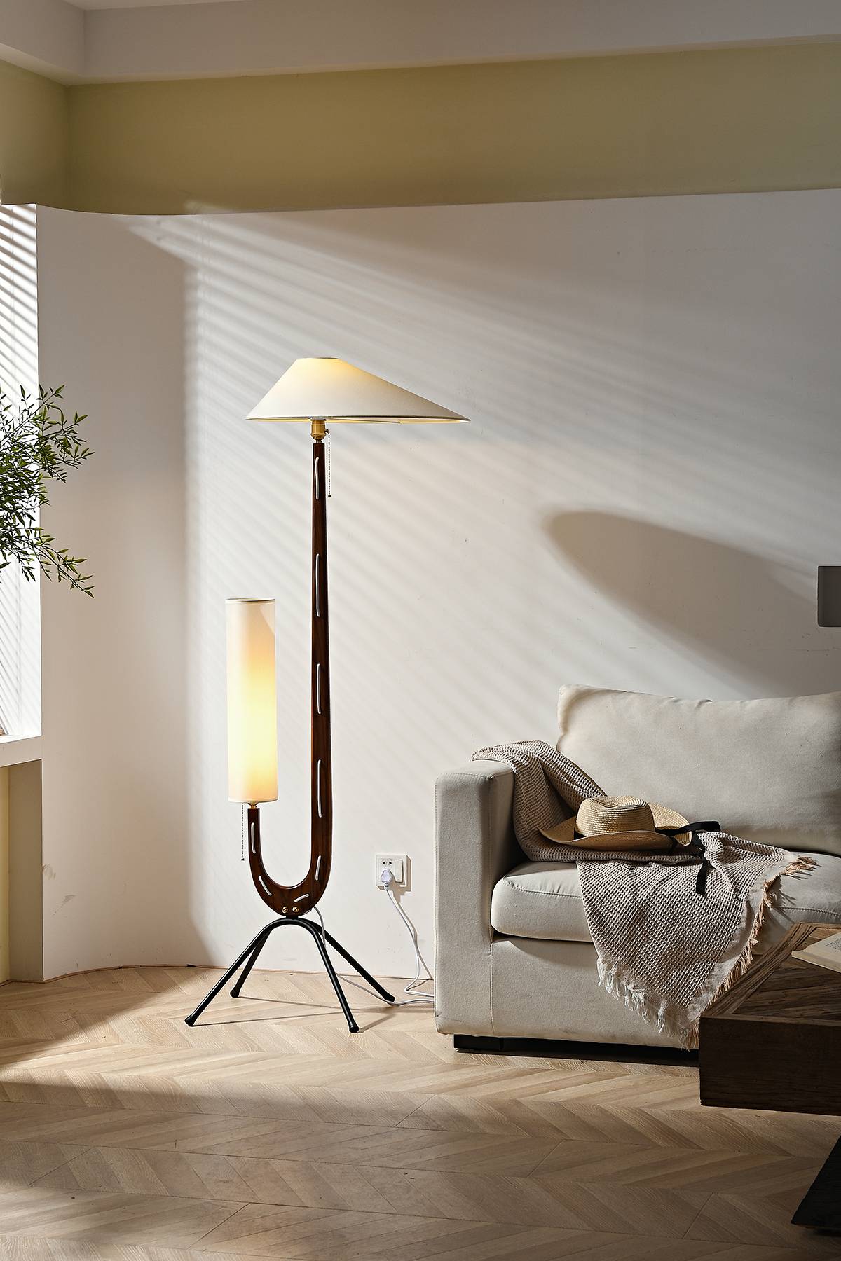 Giraffe Floor Lamp