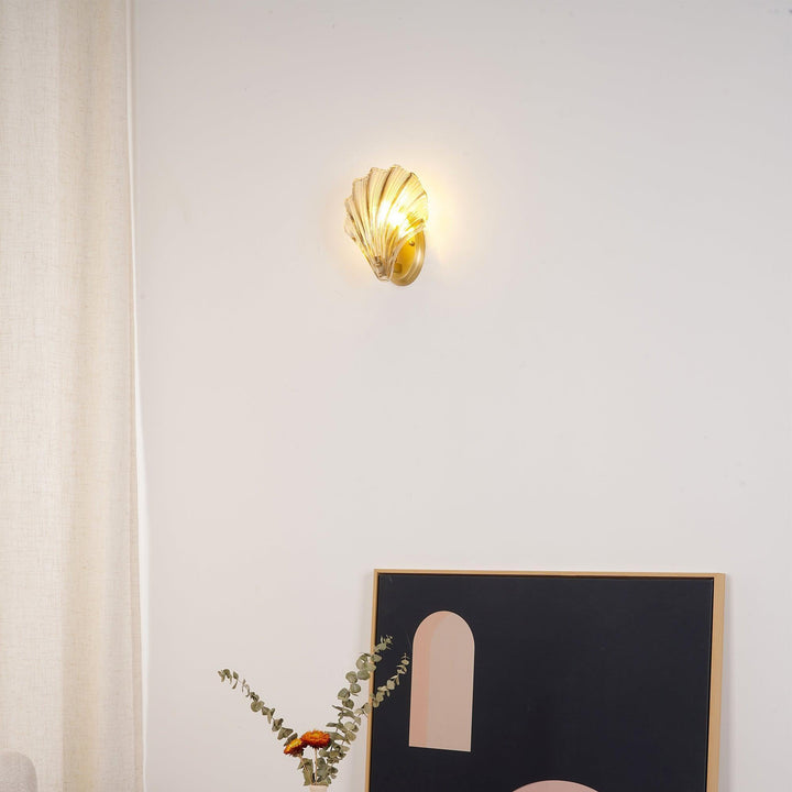 Glass Shell Wall Light - Brass & Amber Coastal Wall Sconce | Vinlighting | Vinlighting