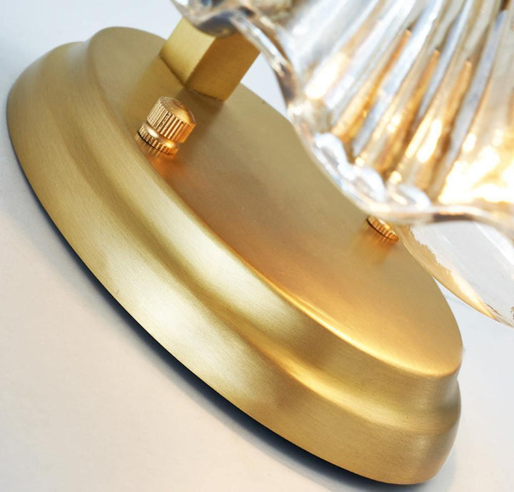 Glass Shell Wall Light - Brass & Amber Coastal Wall Sconce | Vinlighting | Vinlighting