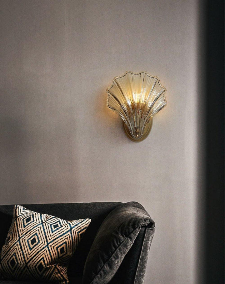 Glass Shell Wall Light - Brass & Amber Coastal Wall Sconce | Vinlighting | Vinlighting