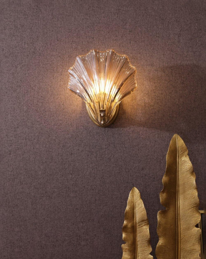 Glass Shell Wall Light - Brass & Amber Coastal Wall Sconce | Vinlighting | Vinlighting