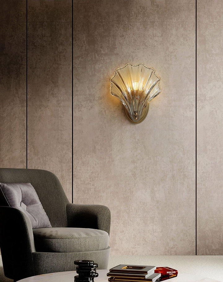 Glass Shell Wall Light - Brass & Amber Coastal Wall Sconce | Vinlighting | Vinlighting