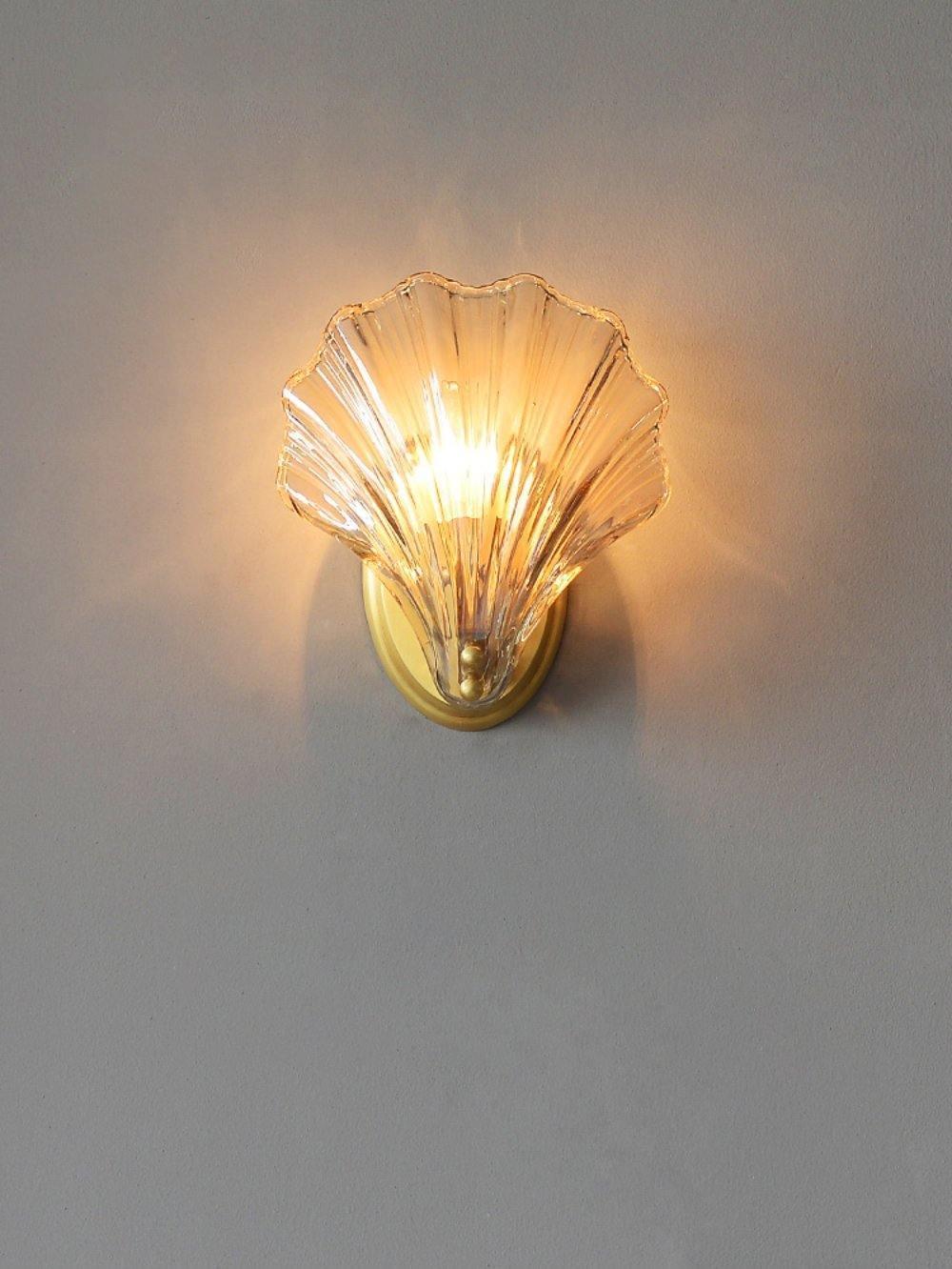 Glass Shell Wall Light - Brass & Amber Coastal Wall Sconce | Vinlighting | Vinlighting