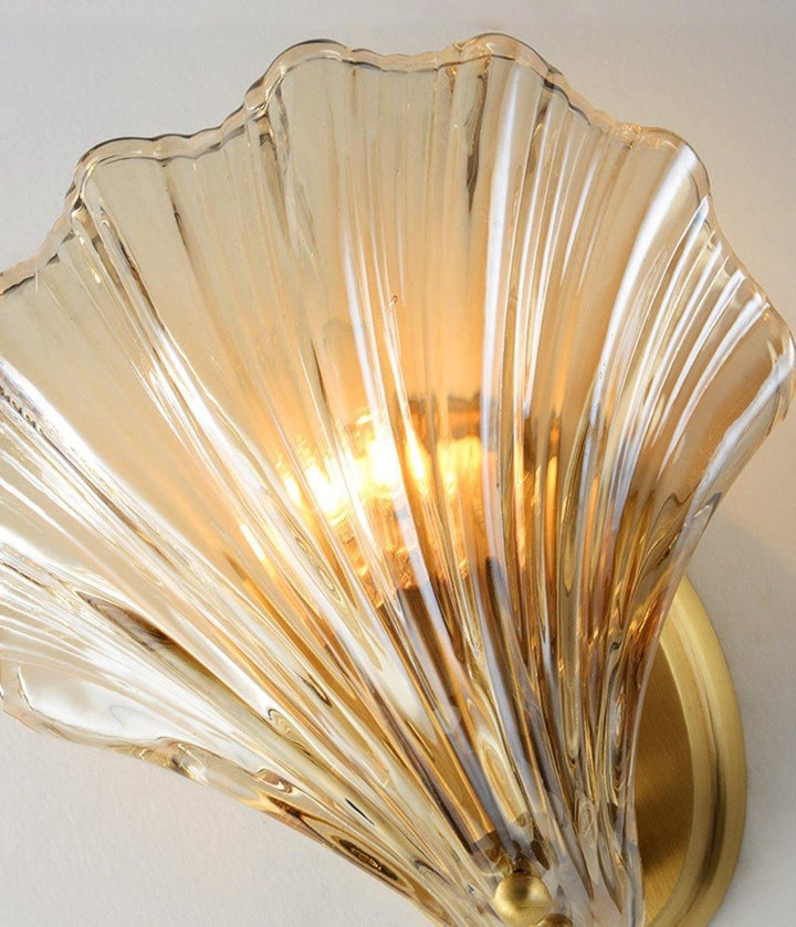 Glass Shell Wall Light - Brass & Amber Coastal Wall Sconce | Vinlighting | Vinlighting
