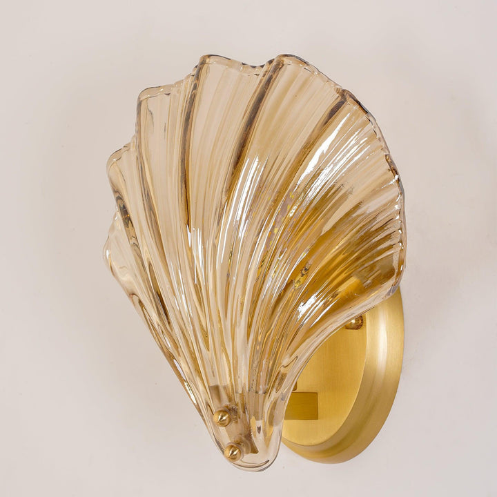 Glass Shell Wall Light - Brass & Amber Coastal Wall Sconce | Vinlighting | Vinlighting