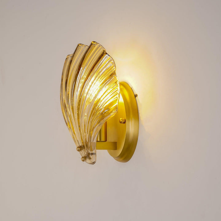 Glass Shell Wall Light - Brass & Amber Coastal Wall Sconce | Vinlighting | Vinlighting
