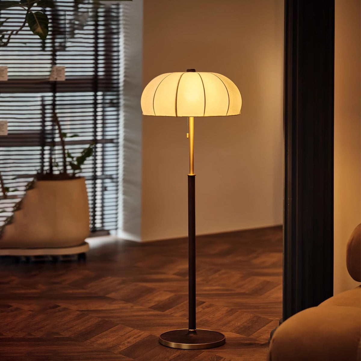 Gorra Floor Lamp