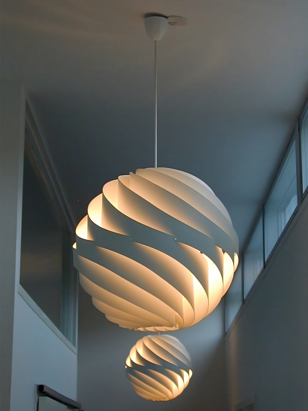 Halo Swirl Turbo Pendant Light - Modern White Metal for Dining Area | Vinlighting