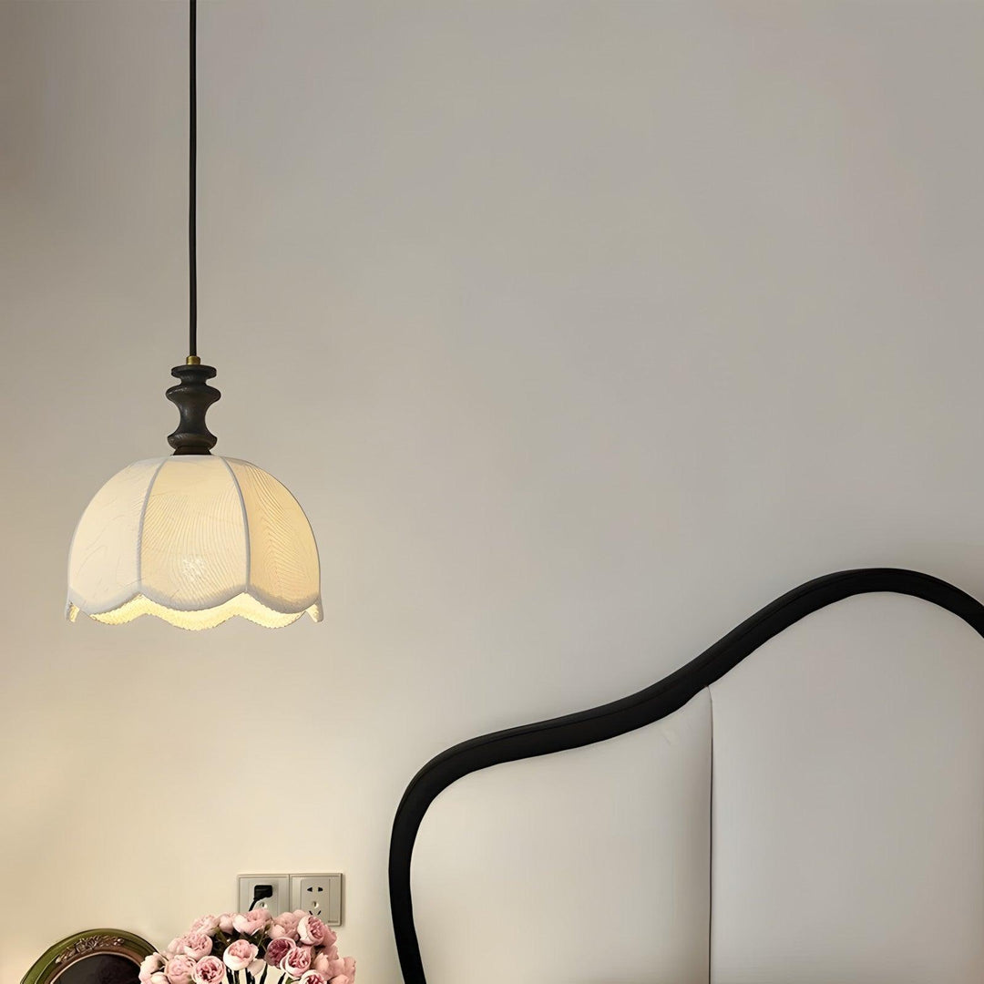 Ivory Bloom Pendant Light – Vintage Petal Design with Gold Accents | Vinlighting | Vinlighting