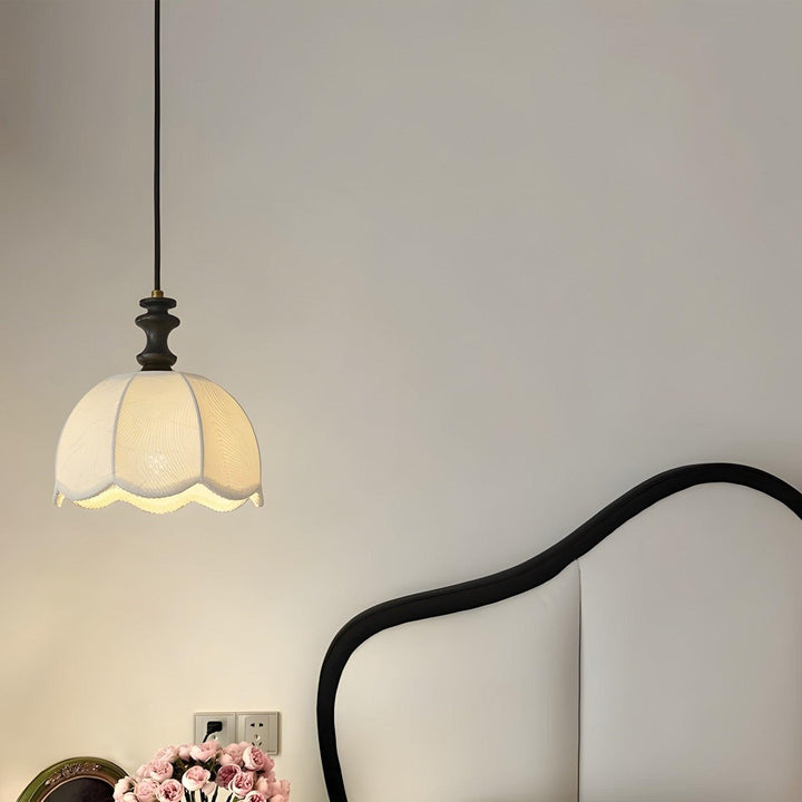 Ivory Bloom Pendant Light – Vintage Petal Design with Gold Accents | Vinlighting | Vinlighting
