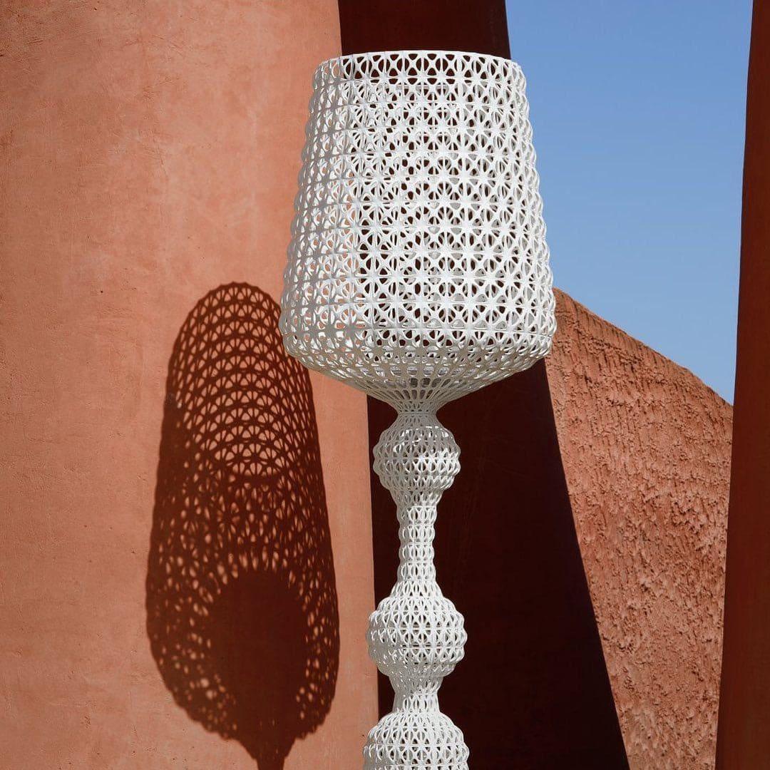 Kabuki Floor Lamp - Elegant Acrylic Design, Colorful Light & Style | Vinlighting | Vinlighting