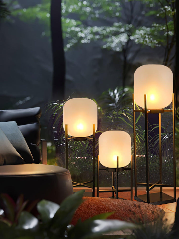 Lantern Outdoor Floor Lamp | Solar Light | Vinlighting | Vinlighting | Vinlighting