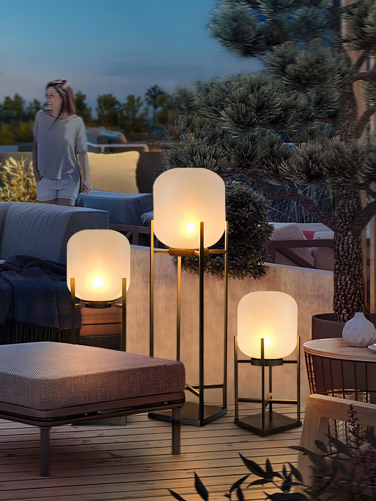 Lantern Outdoor Floor Lamp - Vinlighting