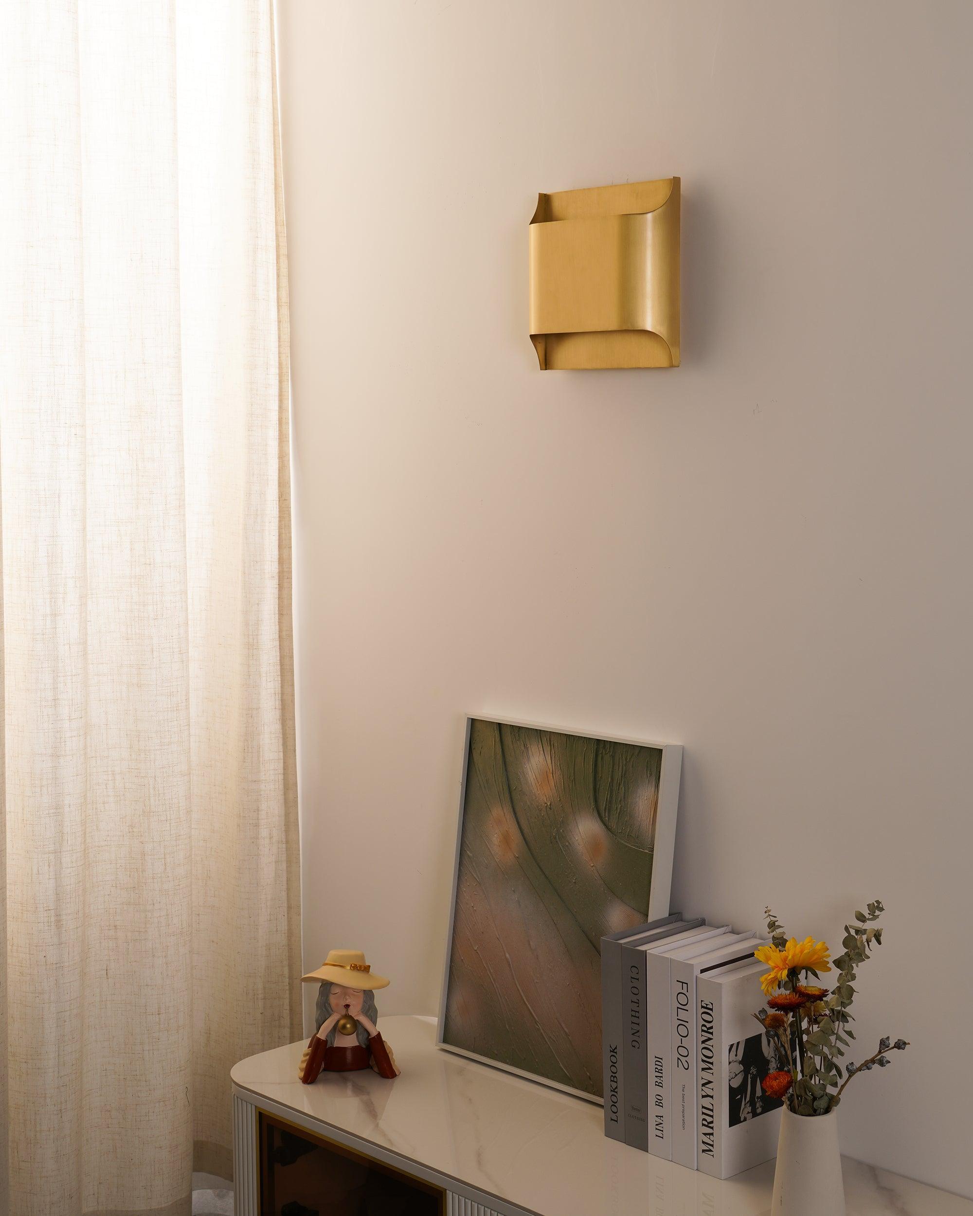 Leclerc Brass Wall Lamp - Vinlighting