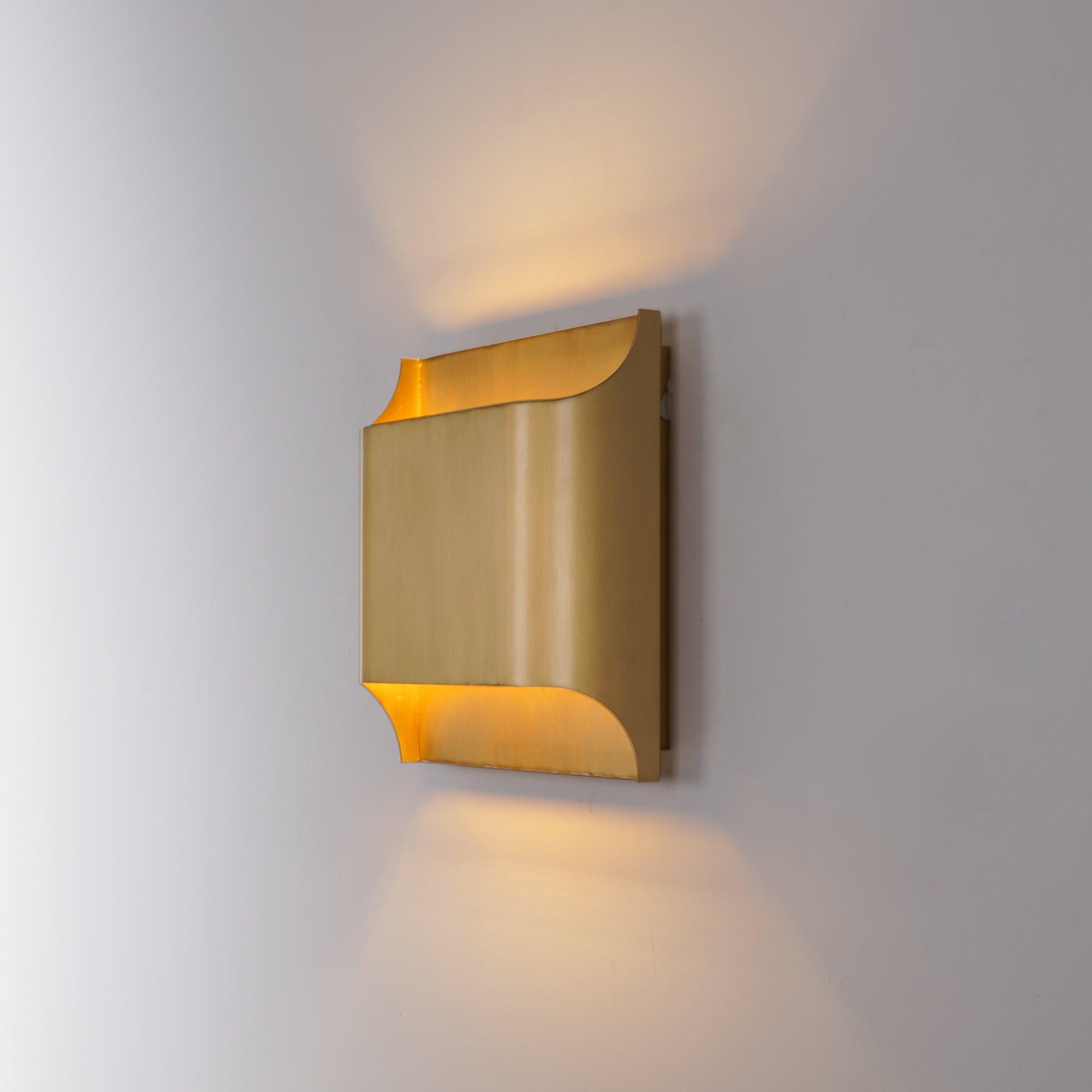 Leclerc Brass Wall Lamp - Vinlighting