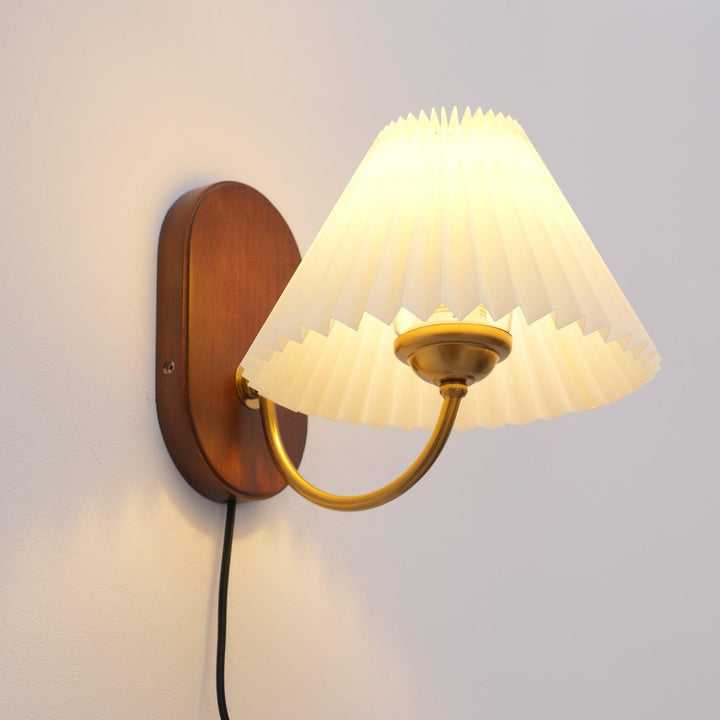 Louise Plug In Wall Lamp | Vintage Wood Light For Bedroom | Vinlighting | Vinlighting