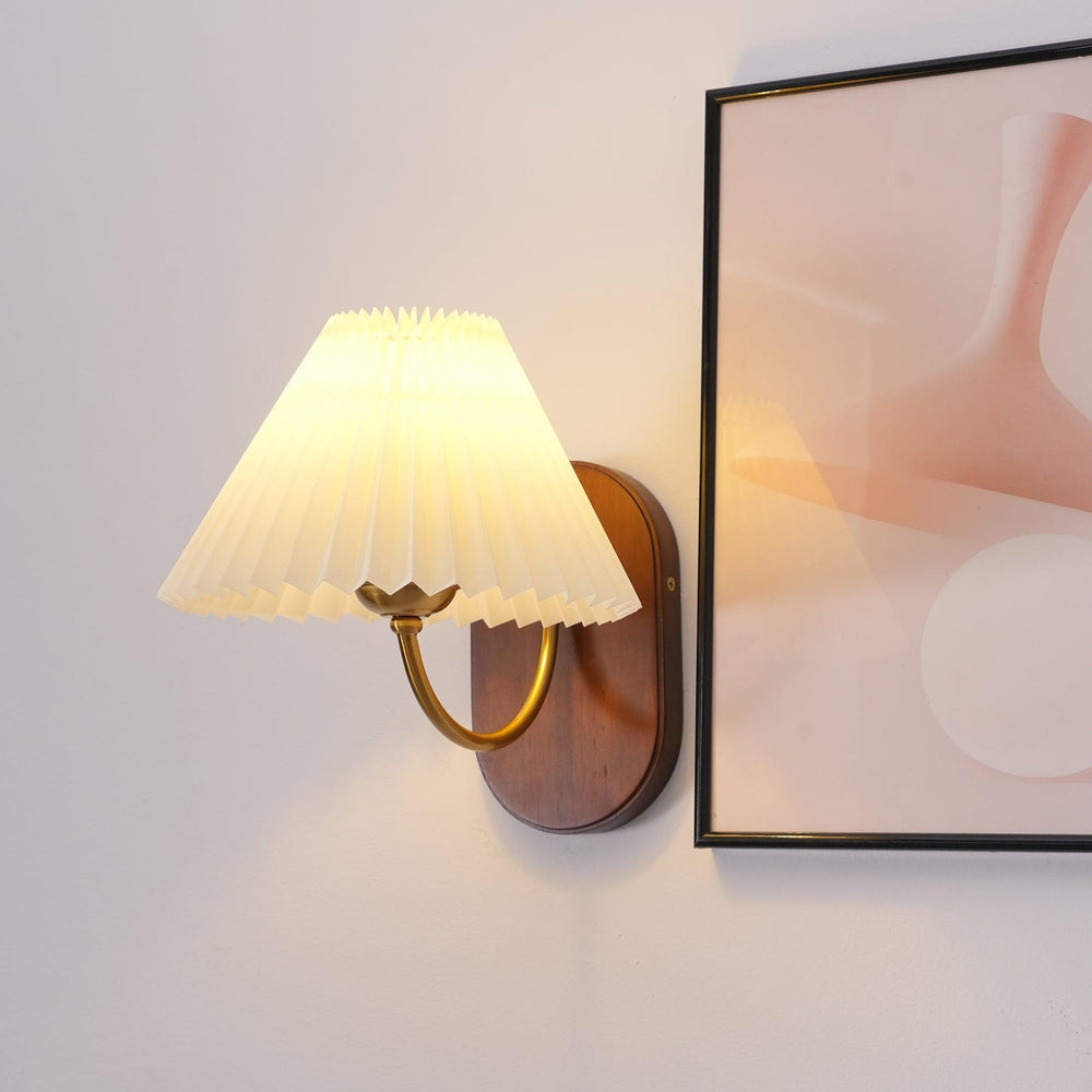 Louise Wall Lamp | Wood Vintage Light For Bedside | Vinlighting | Vinlighting | Vinlighting