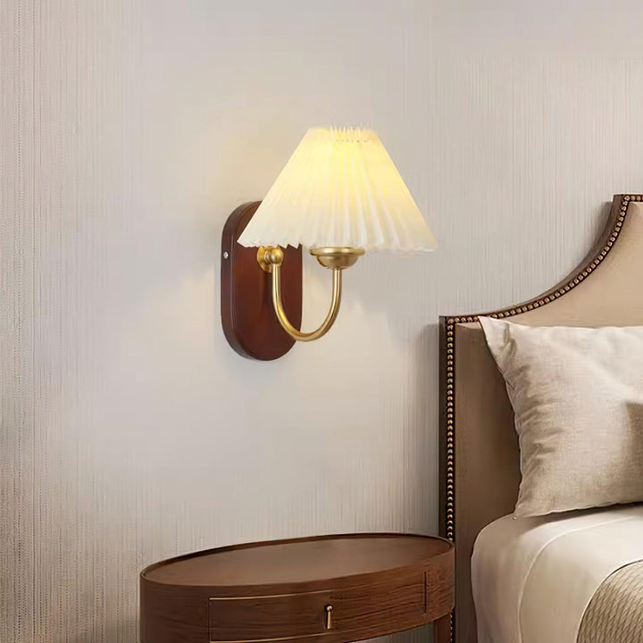 Louise Wall Lamp | Wood Vintage Light For Bedside | Vinlighting | Vinlighting | Vinlighting