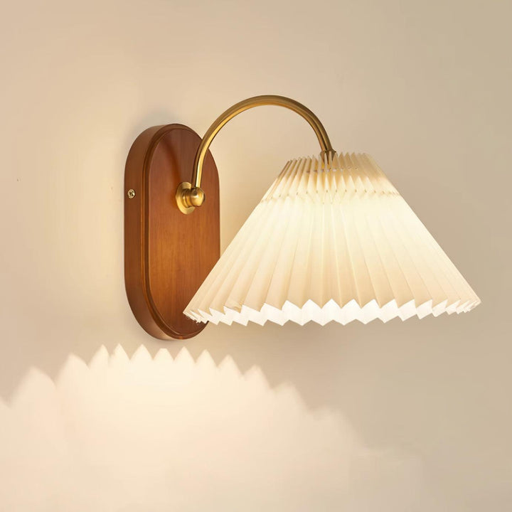 Louise Wall Lamp | Wood Vintage Light For Bedside | Vinlighting | Vinlighting | Vinlighting