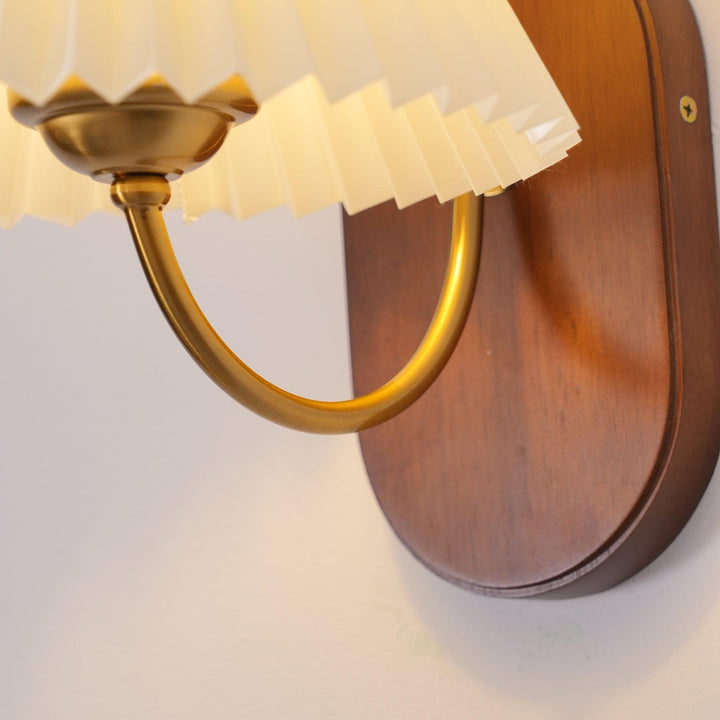 Louise Wall Lamp | Wood Vintage Light For Bedside | Vinlighting | Vinlighting | Vinlighting
