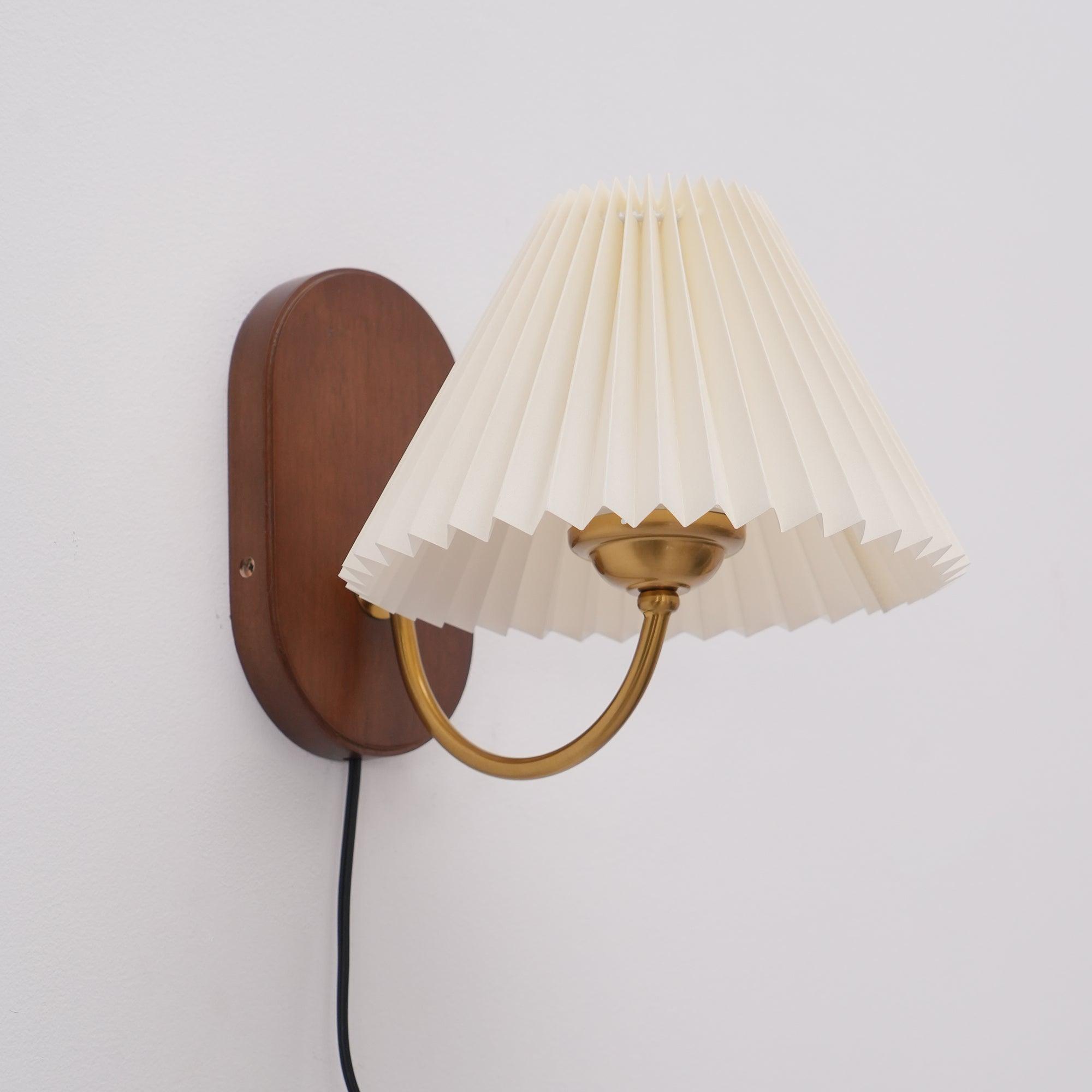 Louise Plug In Wall Lamp - Vinlighting