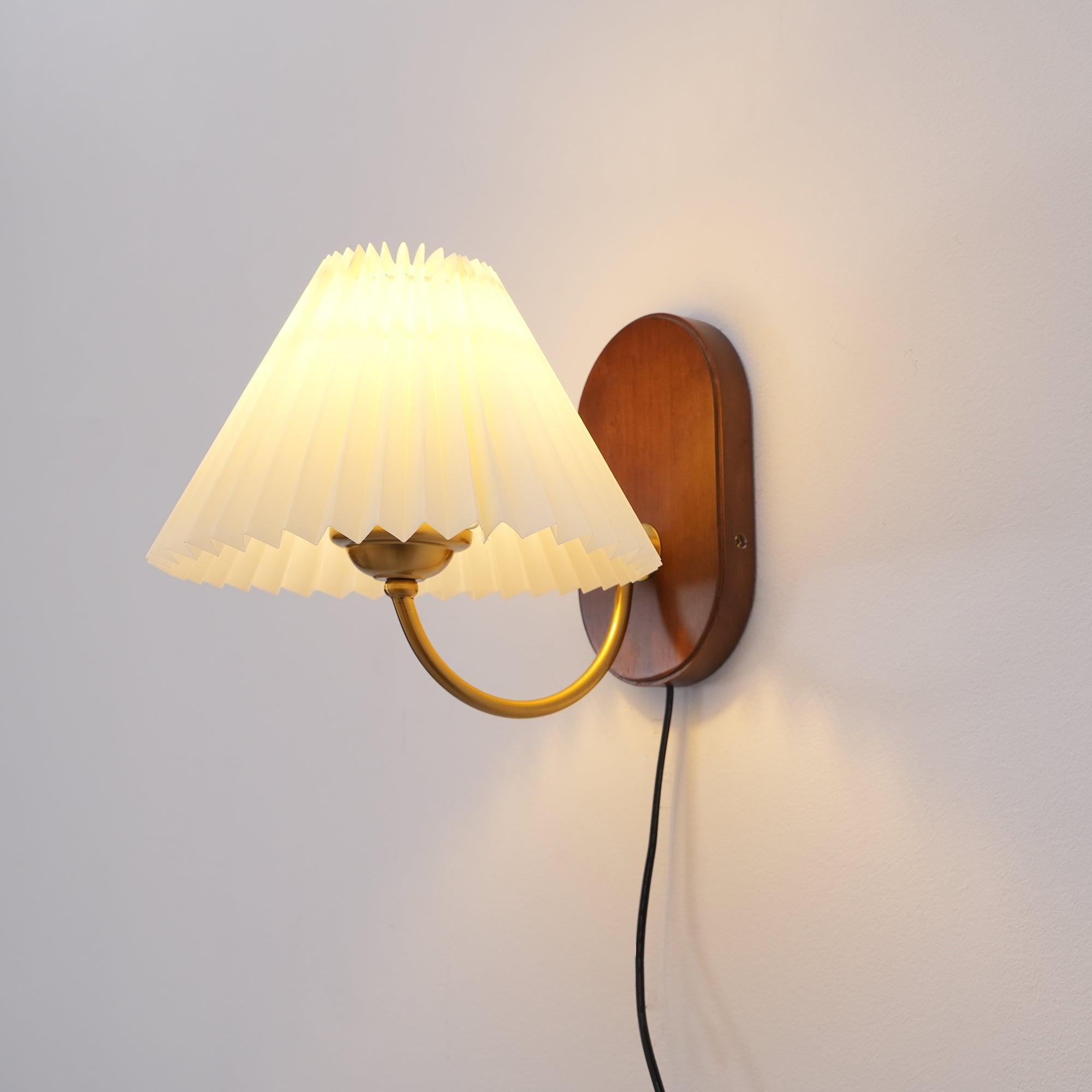 Louise Plug In Wall Lamp - Vinlighting