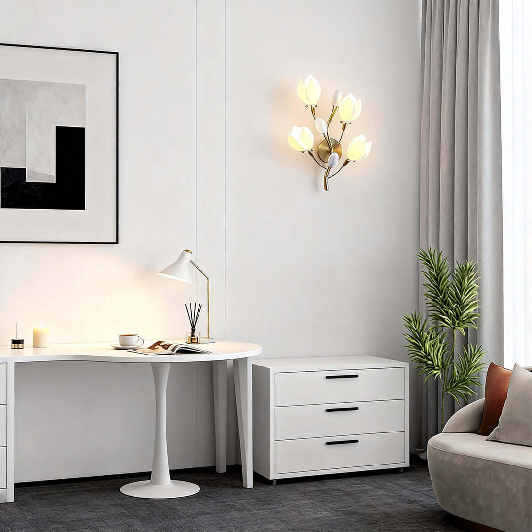 Magnolia Wall Lamp
