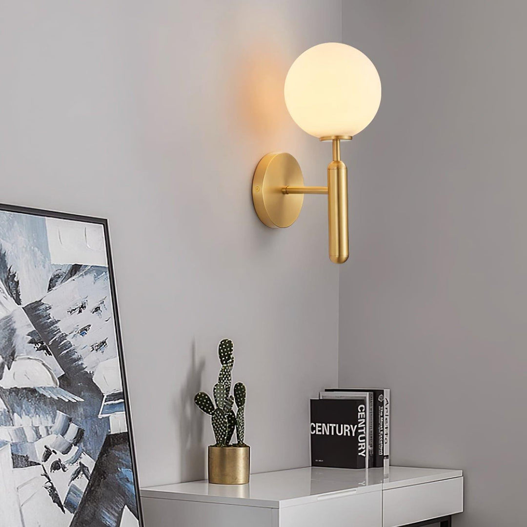 Miira Wall Light - Mid Century Brass Sconce | Vinlighting | Vinlighting