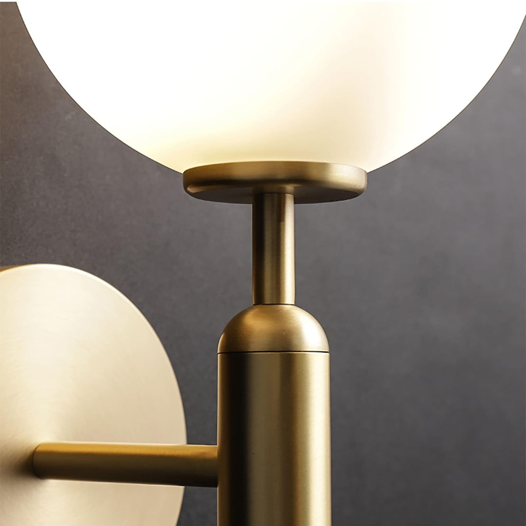 Miira Wall Light - Mid Century Brass Sconce | Vinlighting | Vinlighting