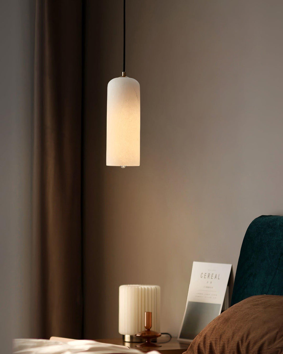 Monty Pendant Lamp | Brass Alabaster Hanging Light for Bedside & Bar | Vinlighting | Vinlighting