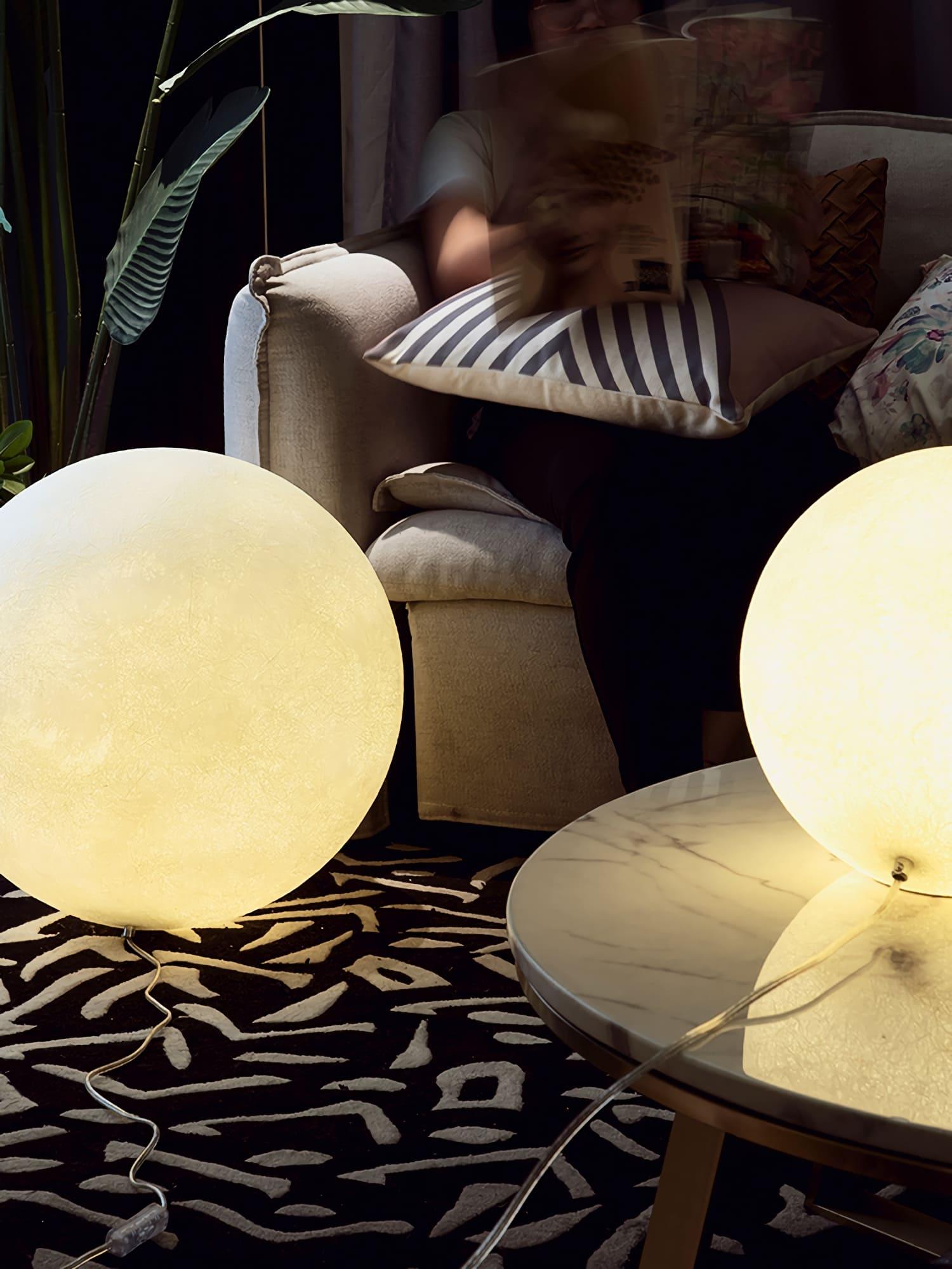 Moon Floor Lamp - Vinlighting