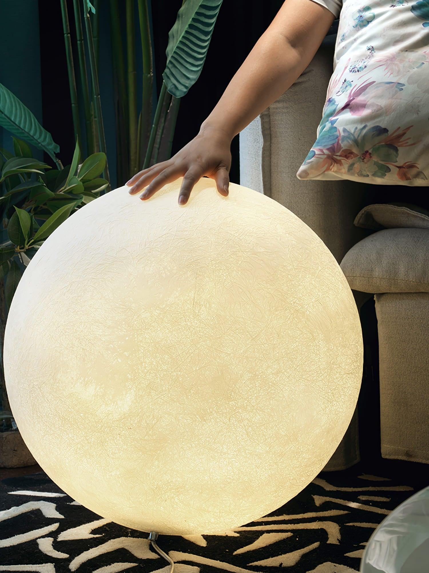 Moon Floor Lamp - Vinlighting