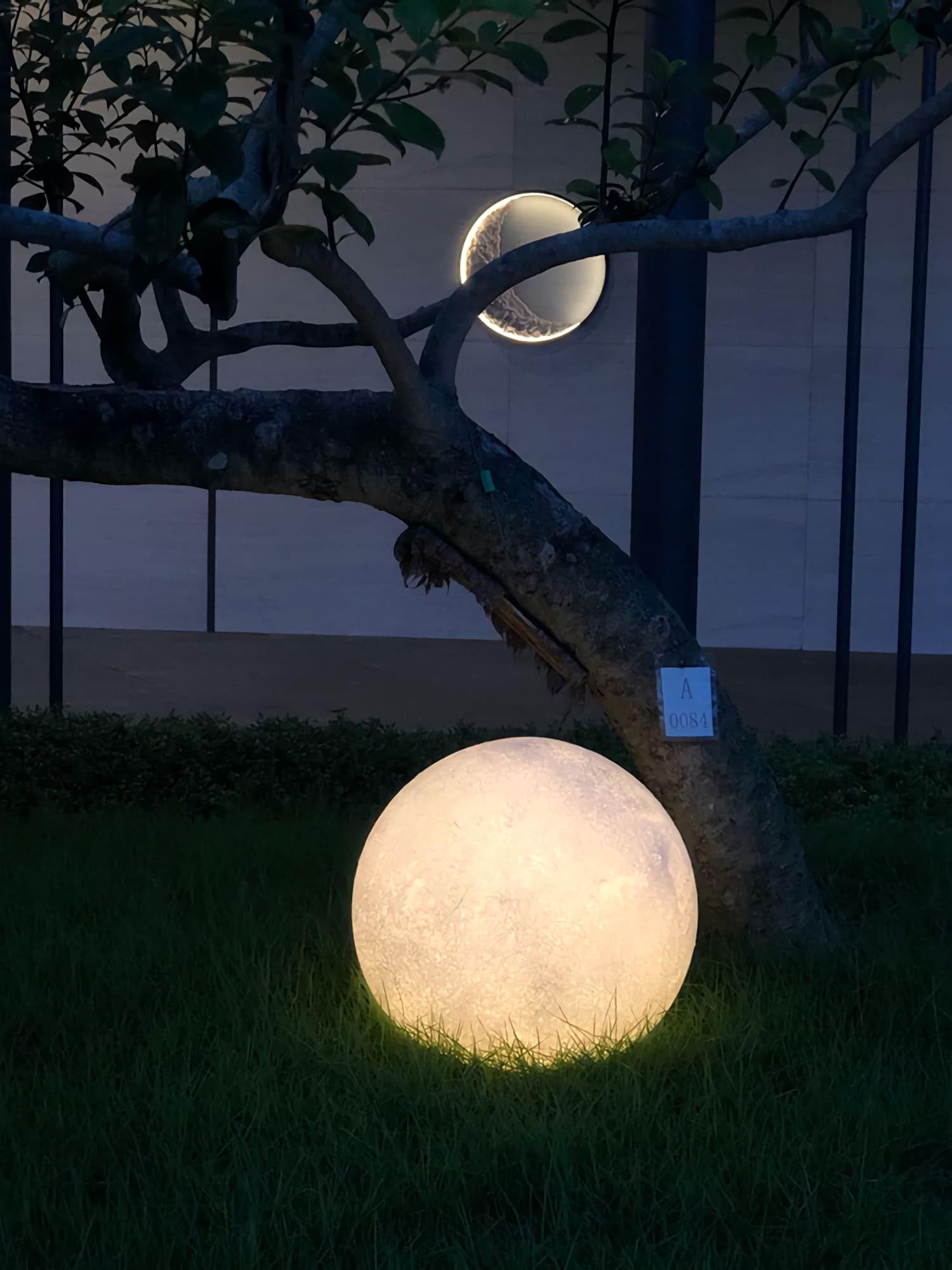 Moon Floor Lamp - Vinlighting