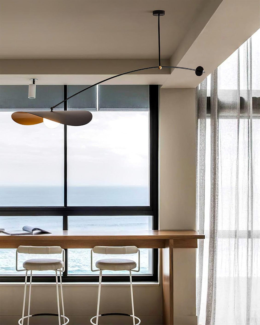 Myrna Chandelier – Adjustable French-Style Lighting with Romantic Glow | Vinlighting | Vinlighting