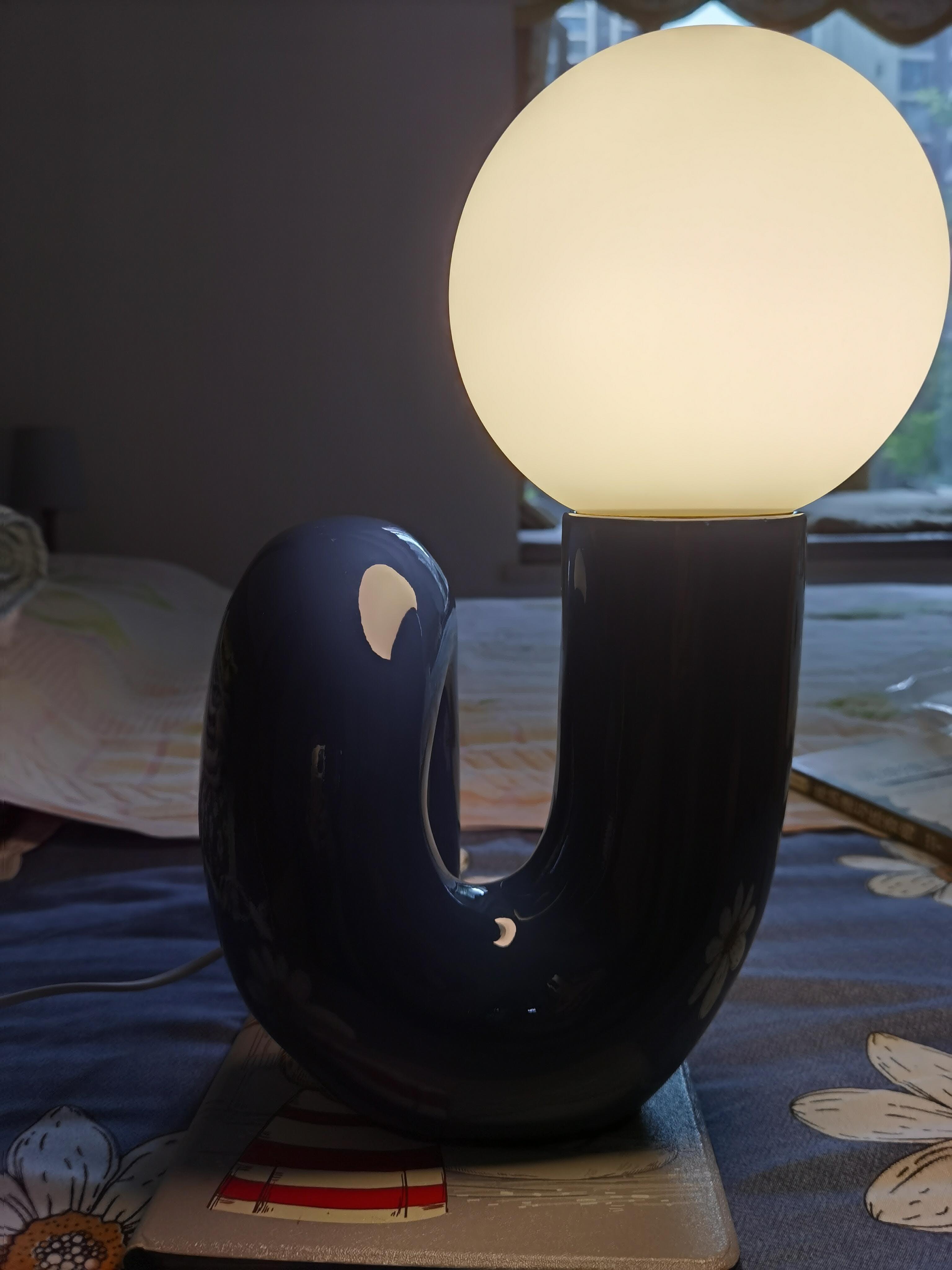 Neotenic Table Lamp - Vinlighting