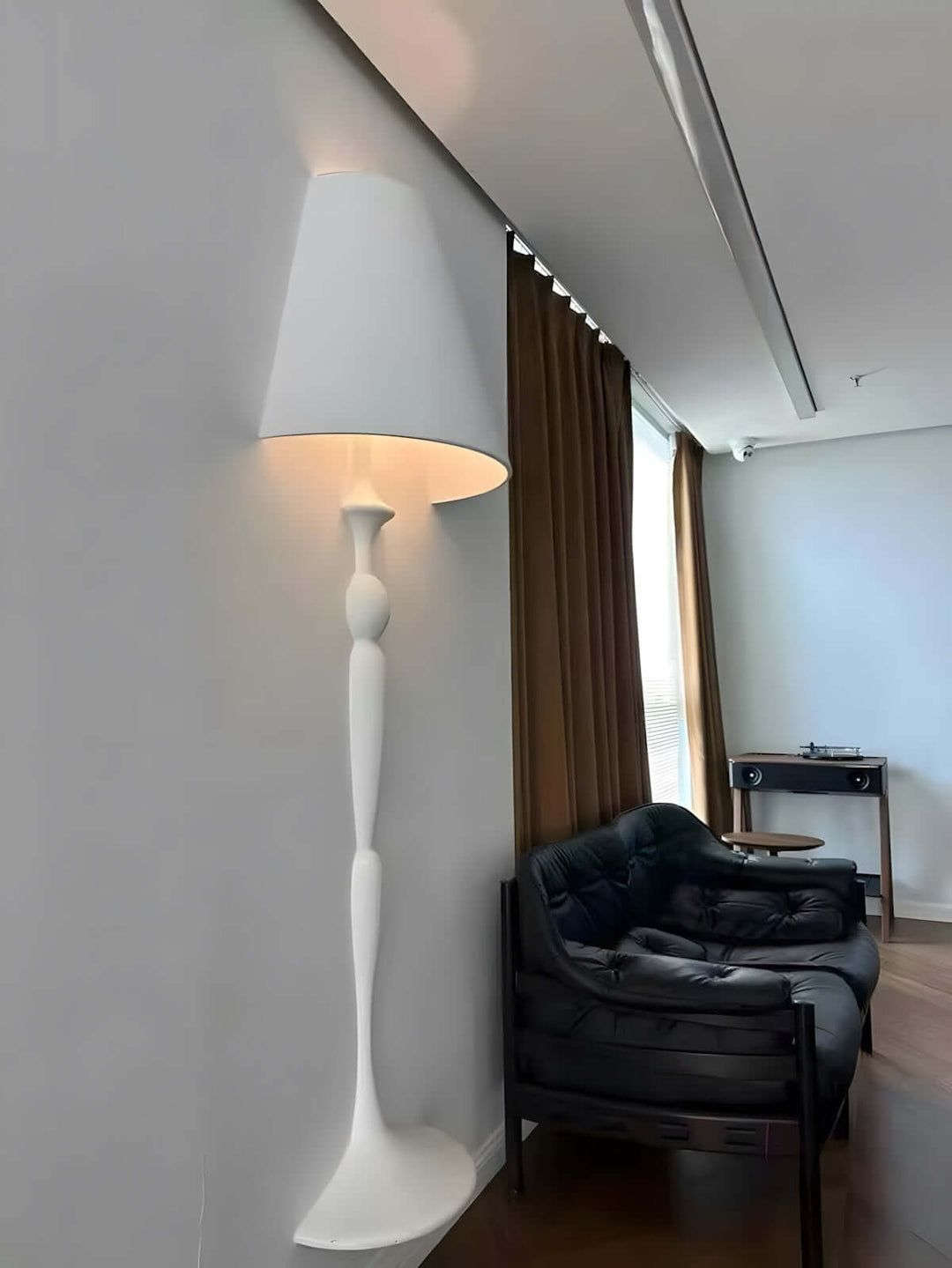 Naxeryn Wall Lamp – French-Style Recessed Personalized Resin Light