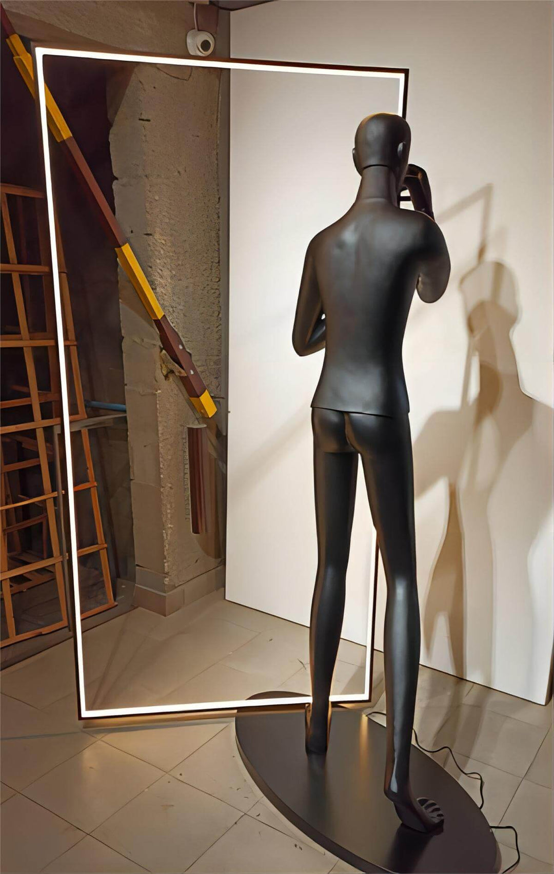 Nayru Sculpture Floor Lamp – Art Deco Sculptural Light