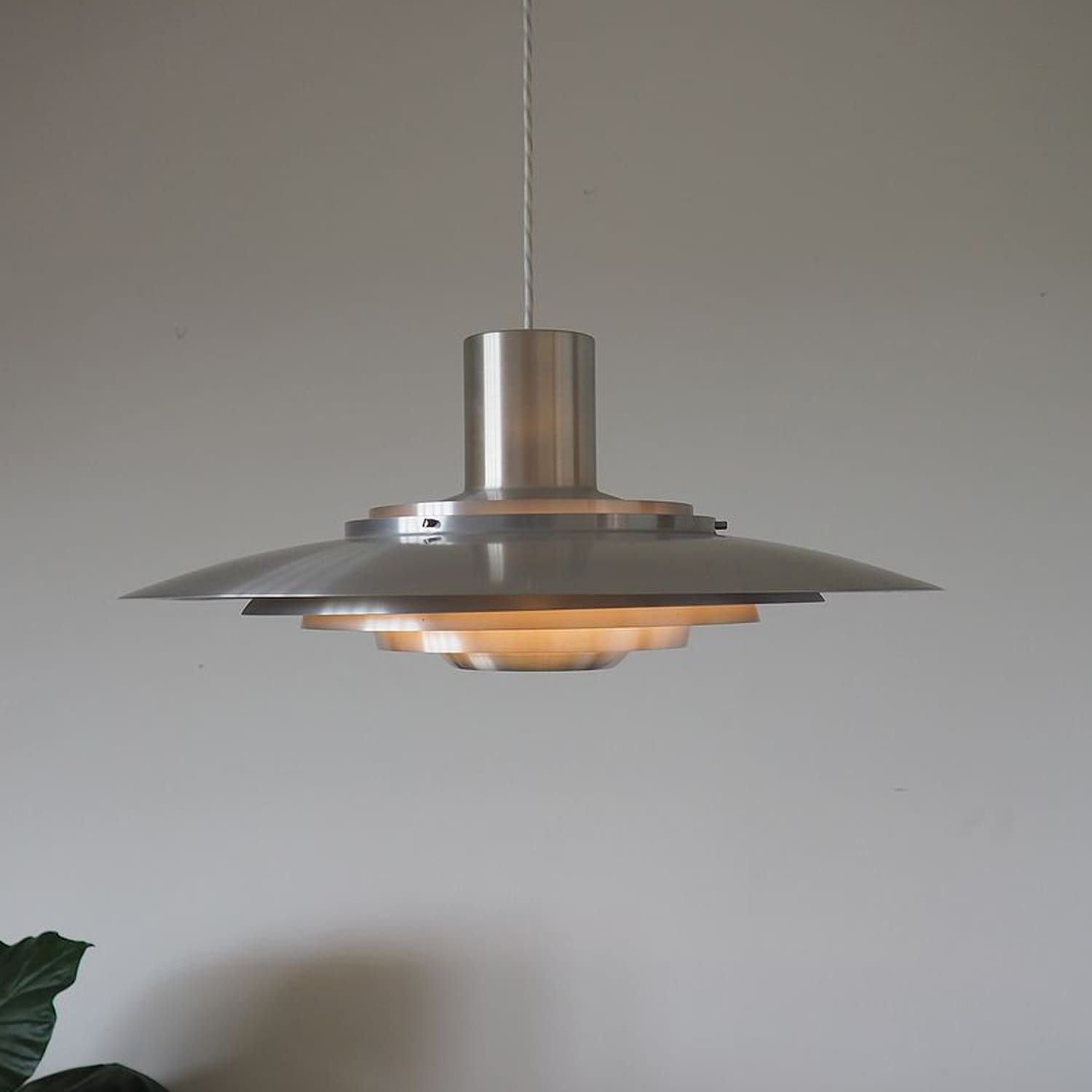 P376 Pendant Light