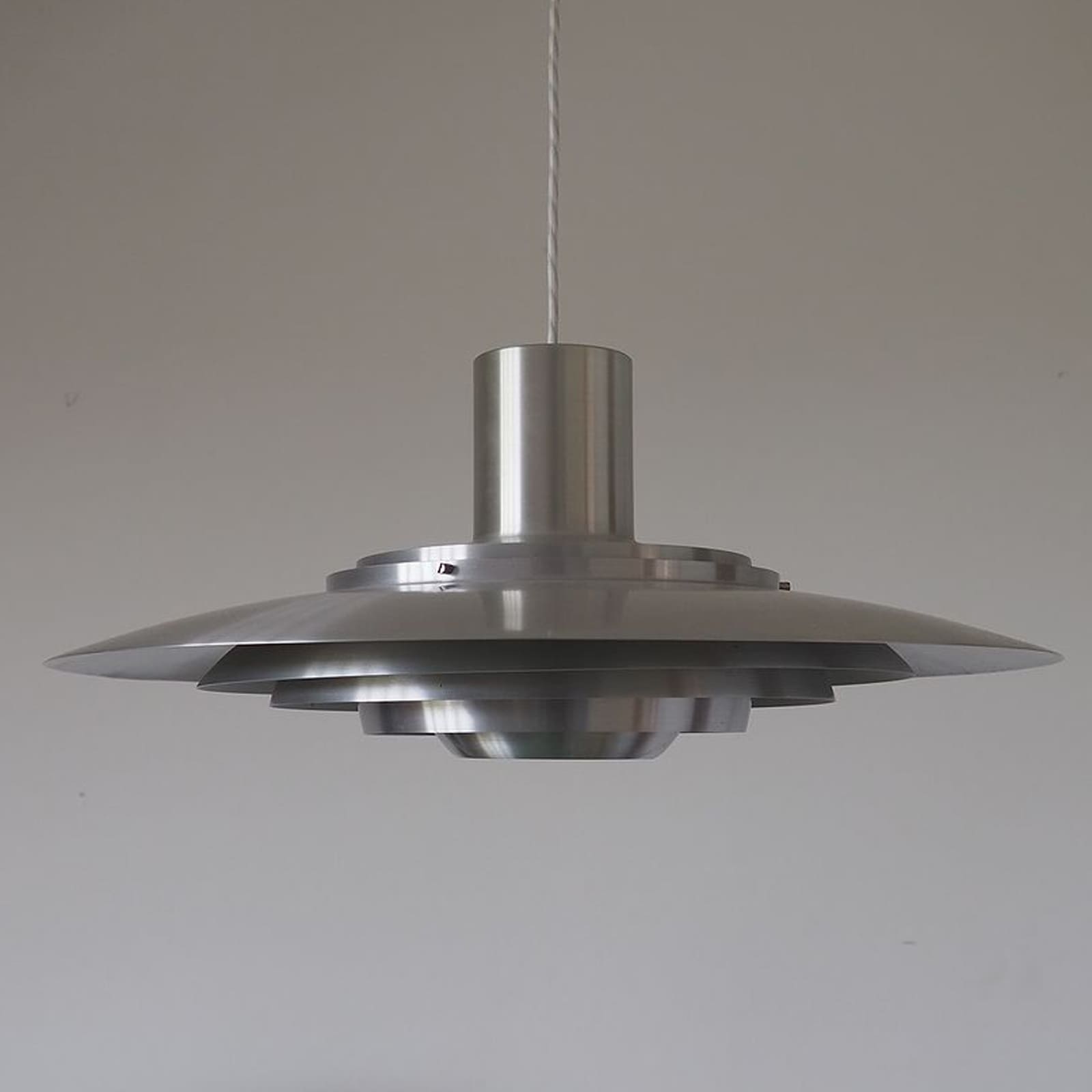 P376 Pendant Light