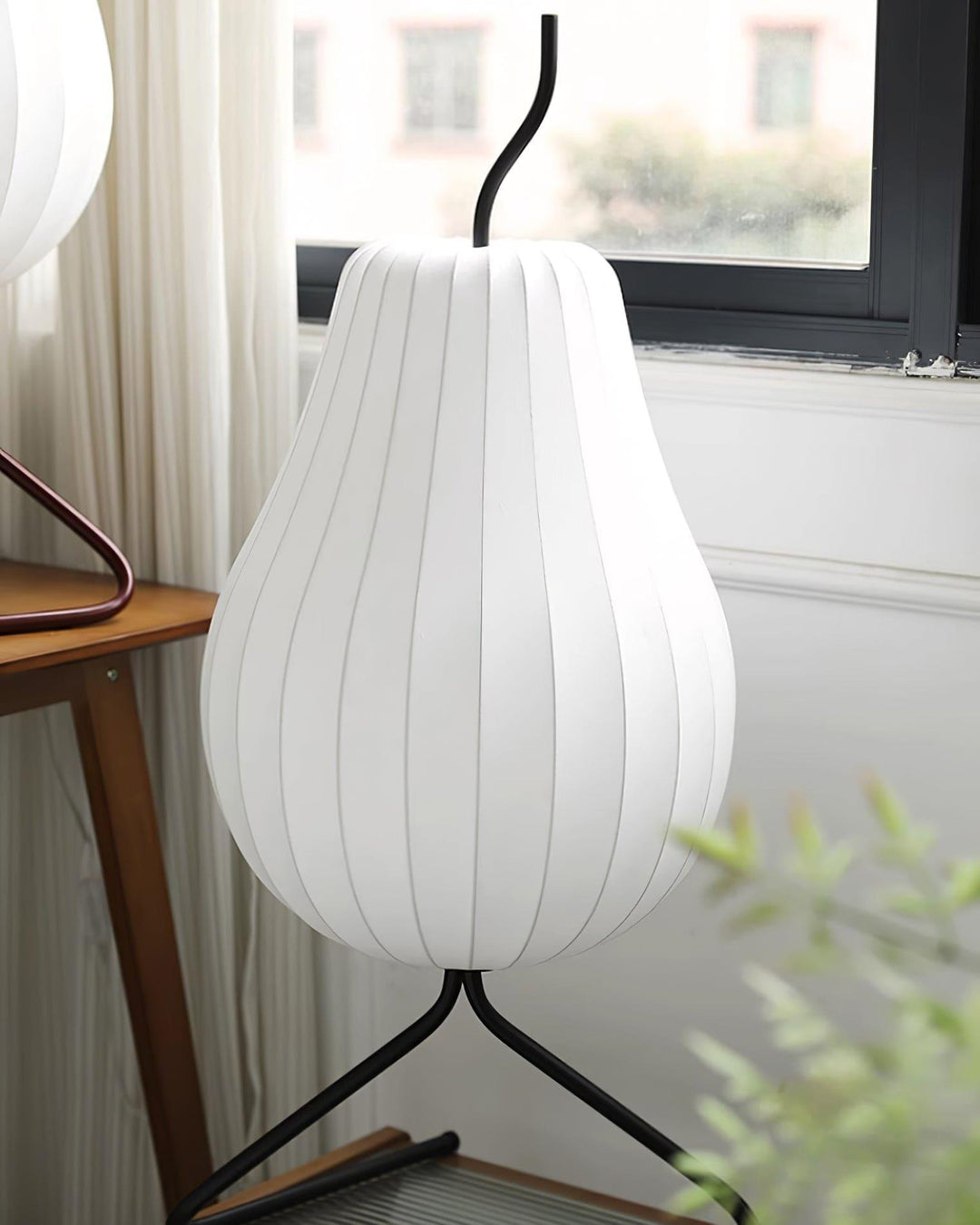 Pear Silk Floor Lamp - Elegant Silk Wound Shade, Warm Lighting | Vinlighting | Vinlighting