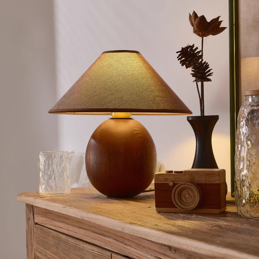 Penna Table Lamp - Wooden Modern Lamp for Bedroom | Vinlighting | Vinlighting