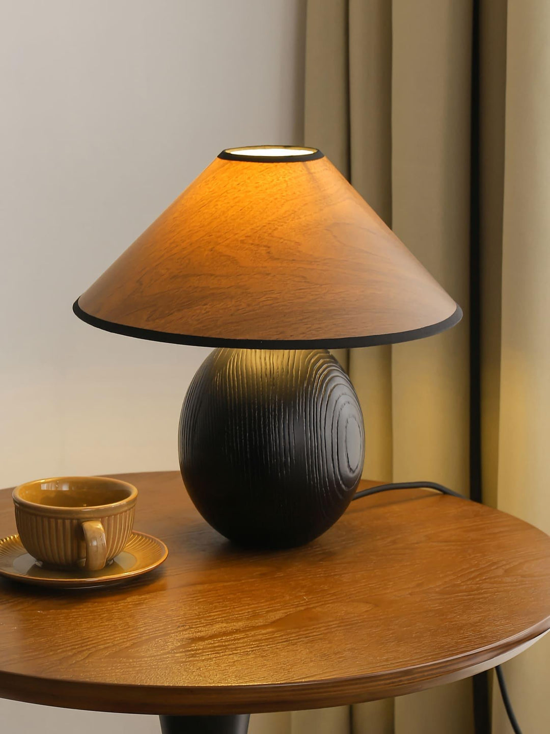 Penna Table Lamp - Wooden Modern Lamp for Bedroom | Vinlighting | Vinlighting