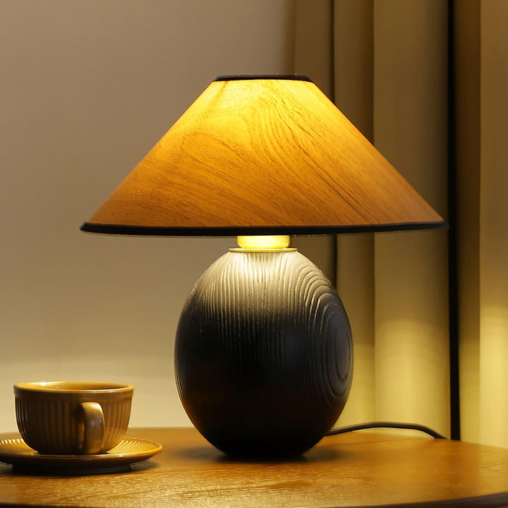 Penna Table Lamp - Wooden Modern Lamp for Bedroom | Vinlighting | Vinlighting