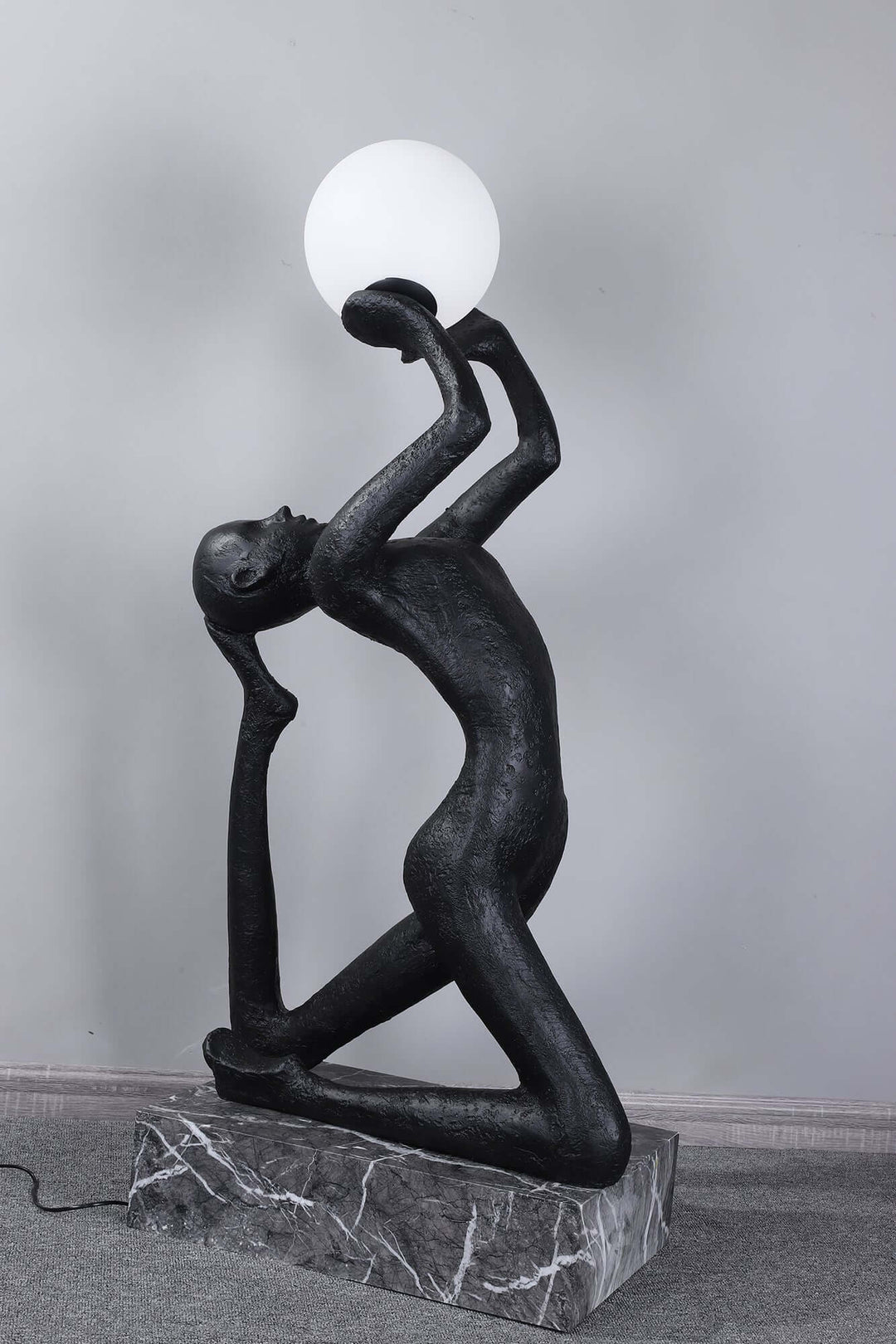 Qemira Sculpture Floor Lamp – Creative Art Light Luxury Decor