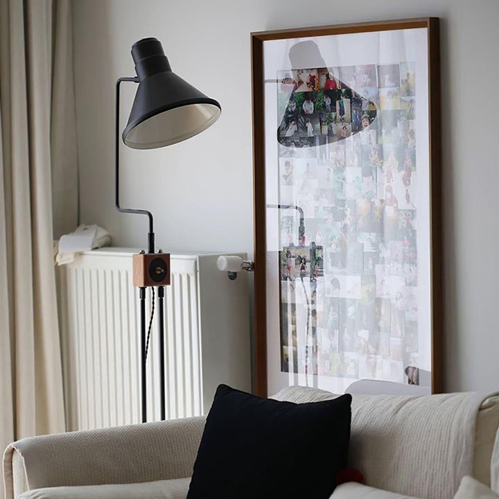 Retro Toia Floor Lamp - Stylish Black Shade & Artistic Design | Vinlighting | Vinlighting