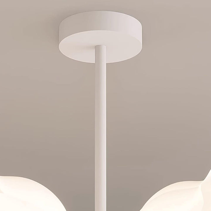Ricko Chandelier | Floral Design & Soft Illumination | Vinlighting | Vinlighting