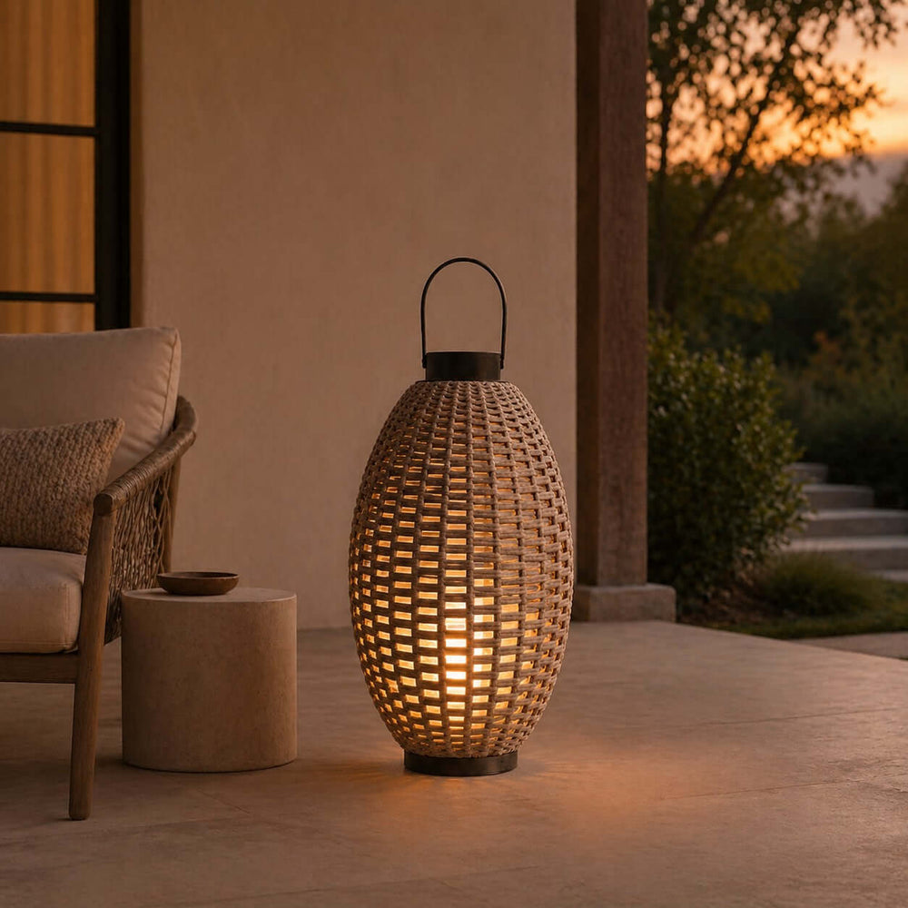 Roveni Outdoor Garden Lamp - Stylish Lantern Solar Light